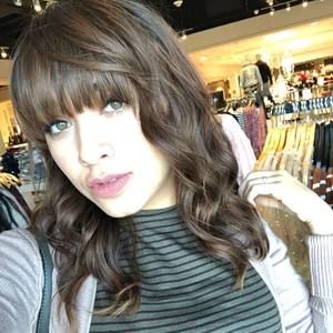 Meet your Posher, Jacqueline